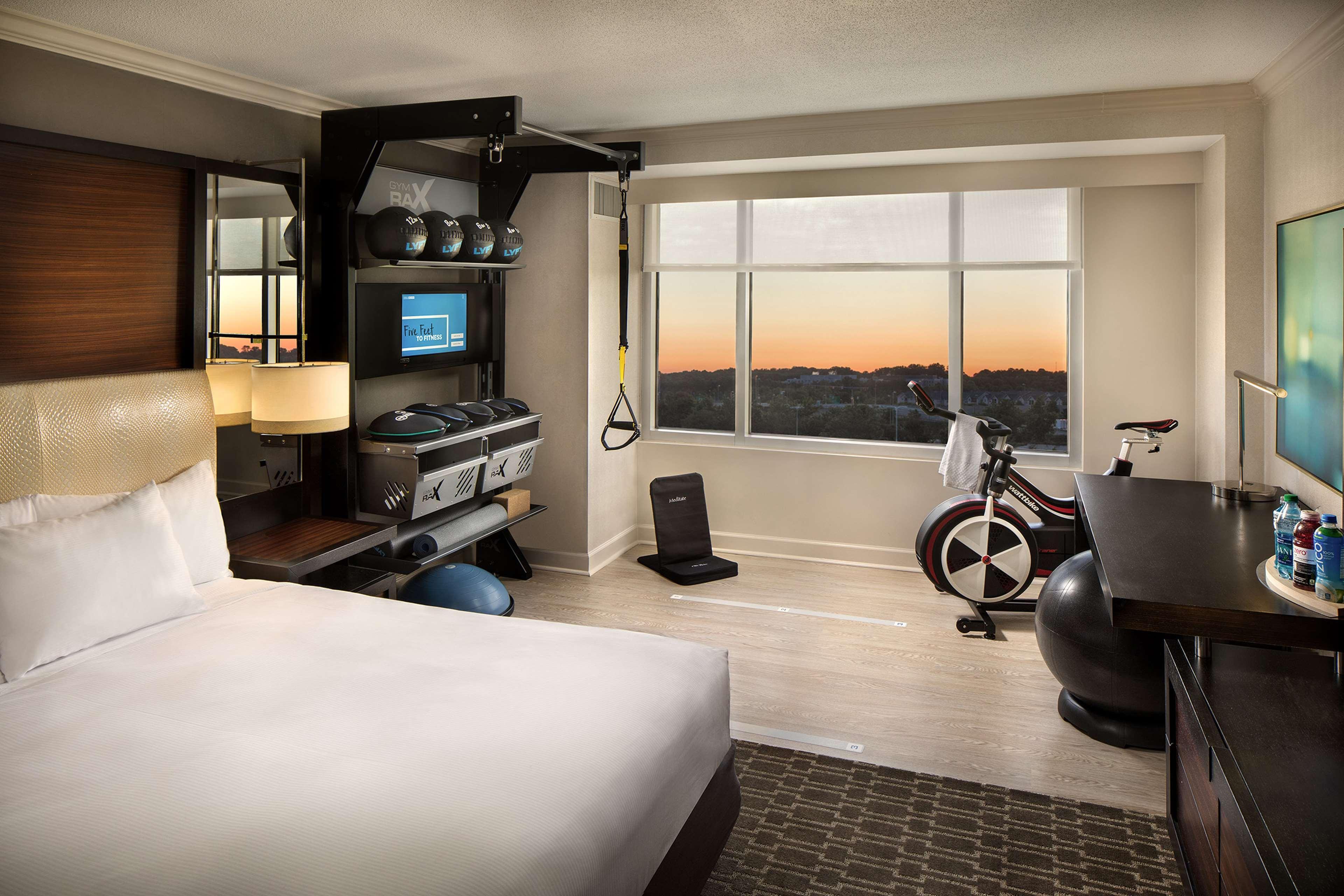 Hotel Doubletree By Hilton Atlanta Airport à College Park Extérieur photo