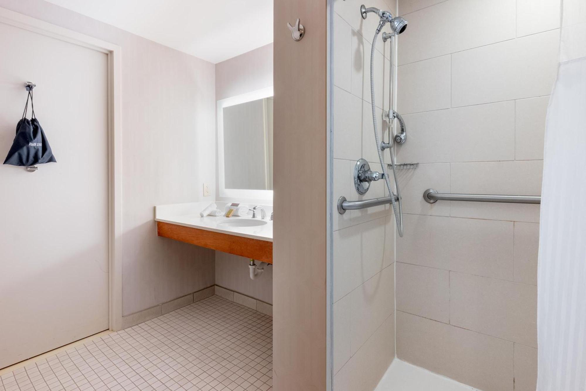 Hotel Doubletree By Hilton Atlanta Airport à College Park Extérieur photo