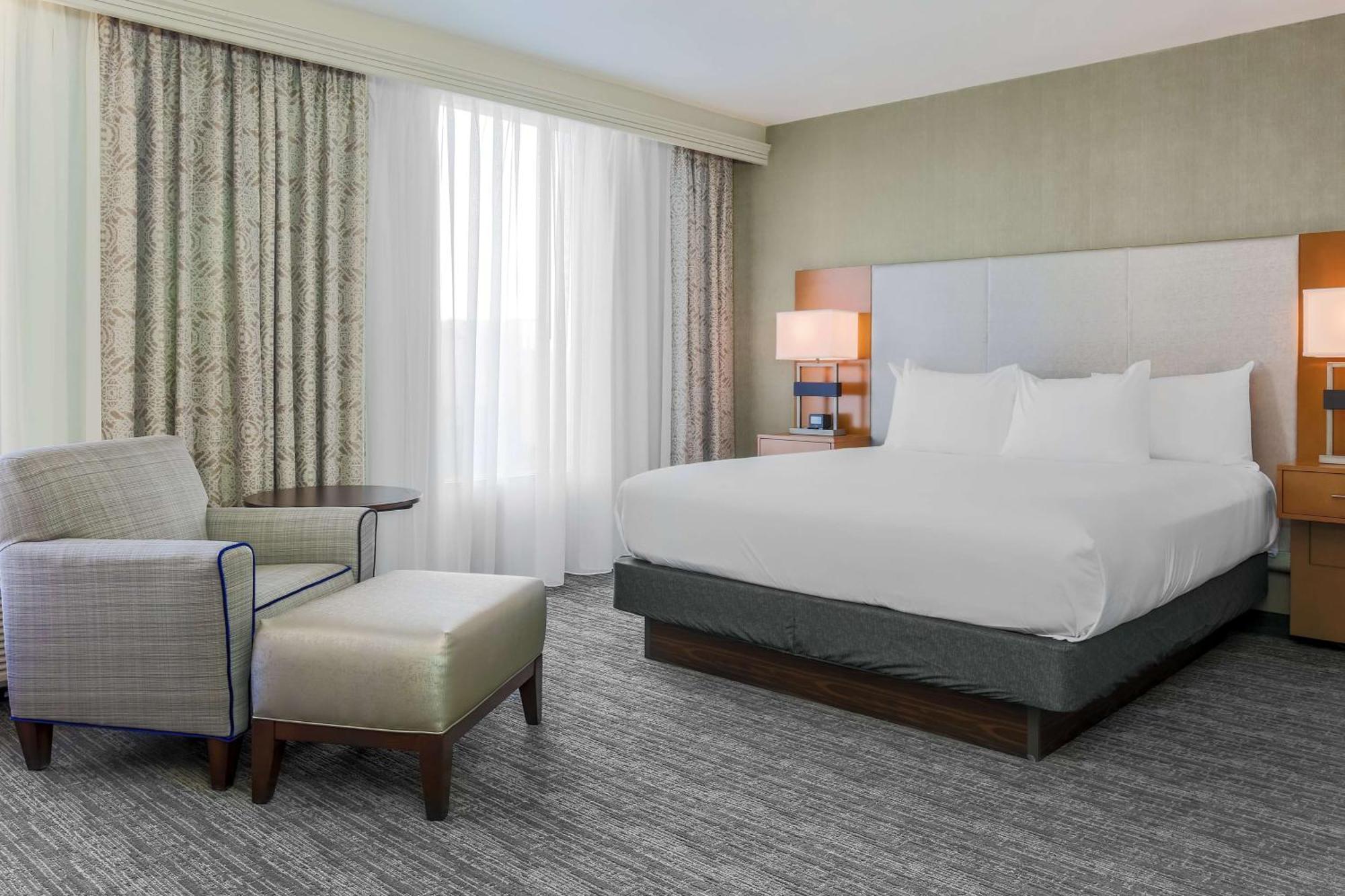 Hotel Doubletree By Hilton Atlanta Airport à College Park Extérieur photo