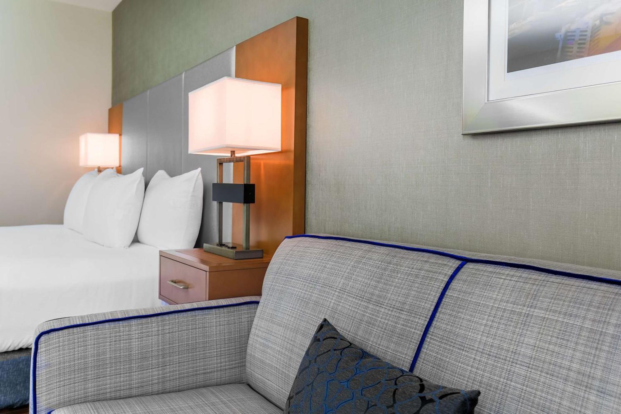 Hotel Doubletree By Hilton Atlanta Airport à College Park Extérieur photo