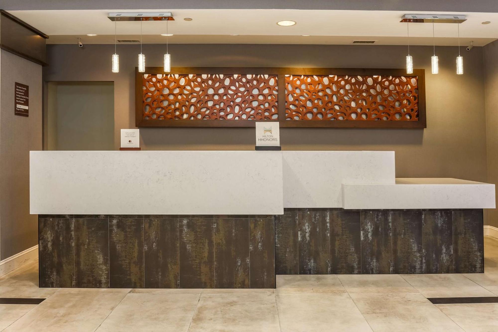 Hotel Doubletree By Hilton Atlanta Airport à College Park Extérieur photo