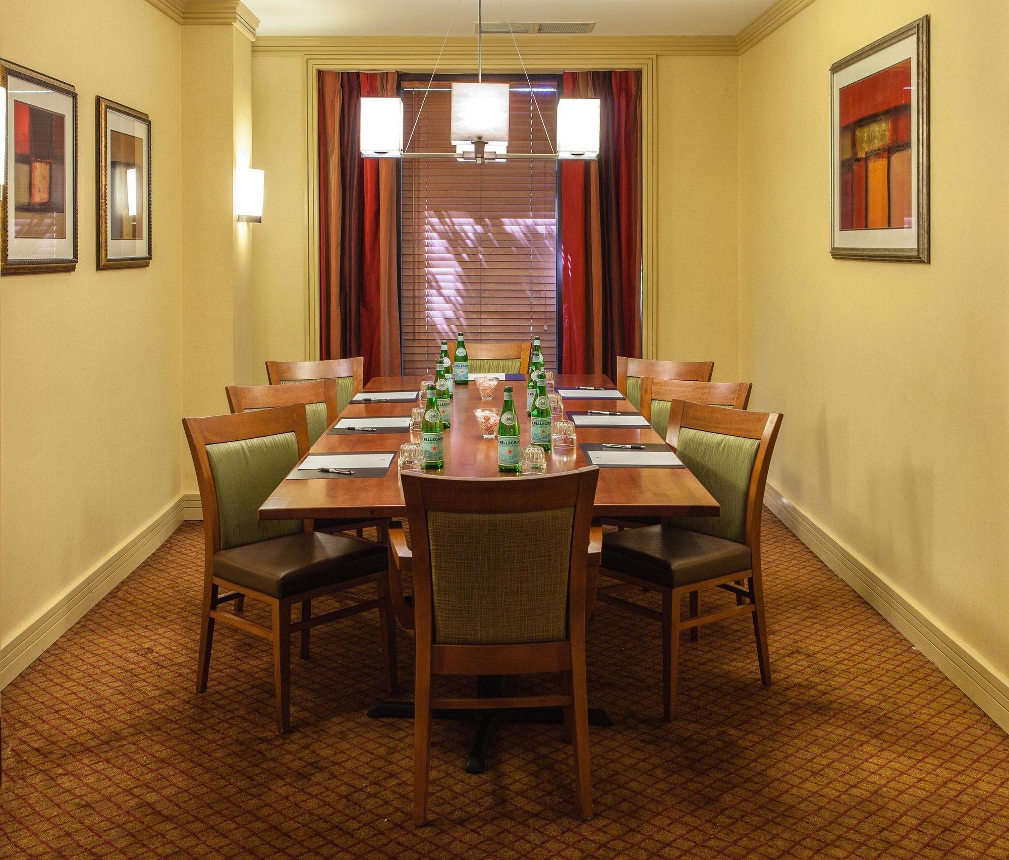 Hotel Doubletree By Hilton Atlanta Airport à College Park Extérieur photo